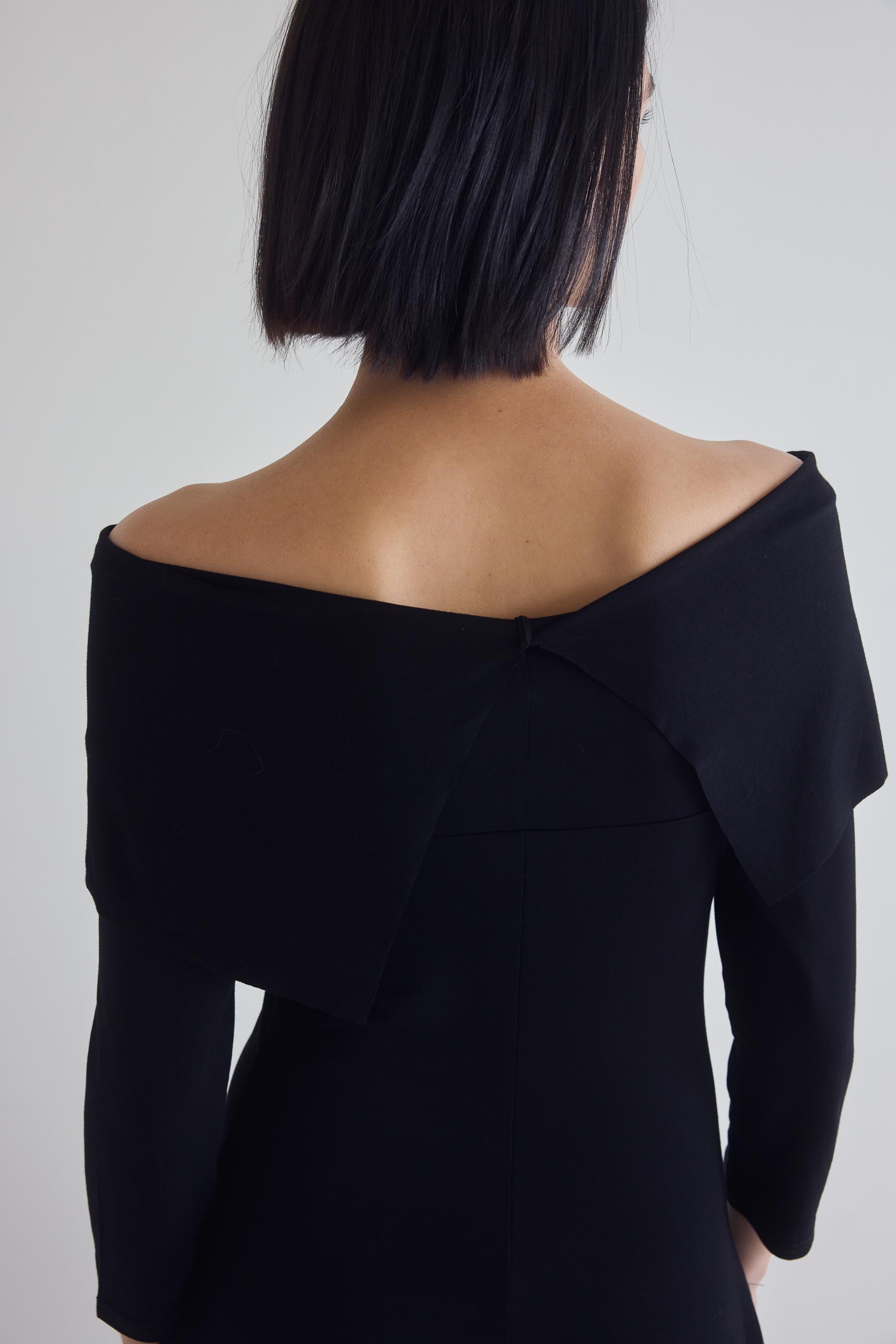 Iconic off shop the shoulder dress