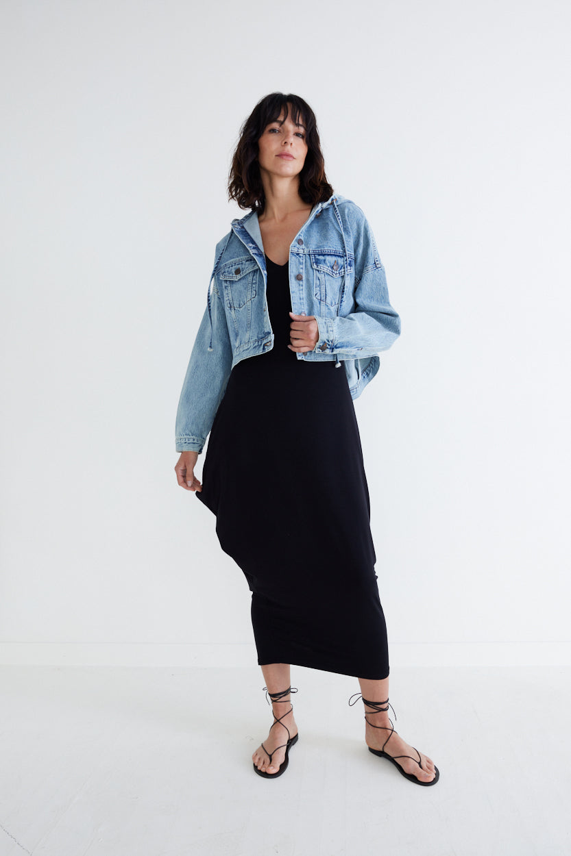 9 Black-Denim-Jacket Outfits for Fall