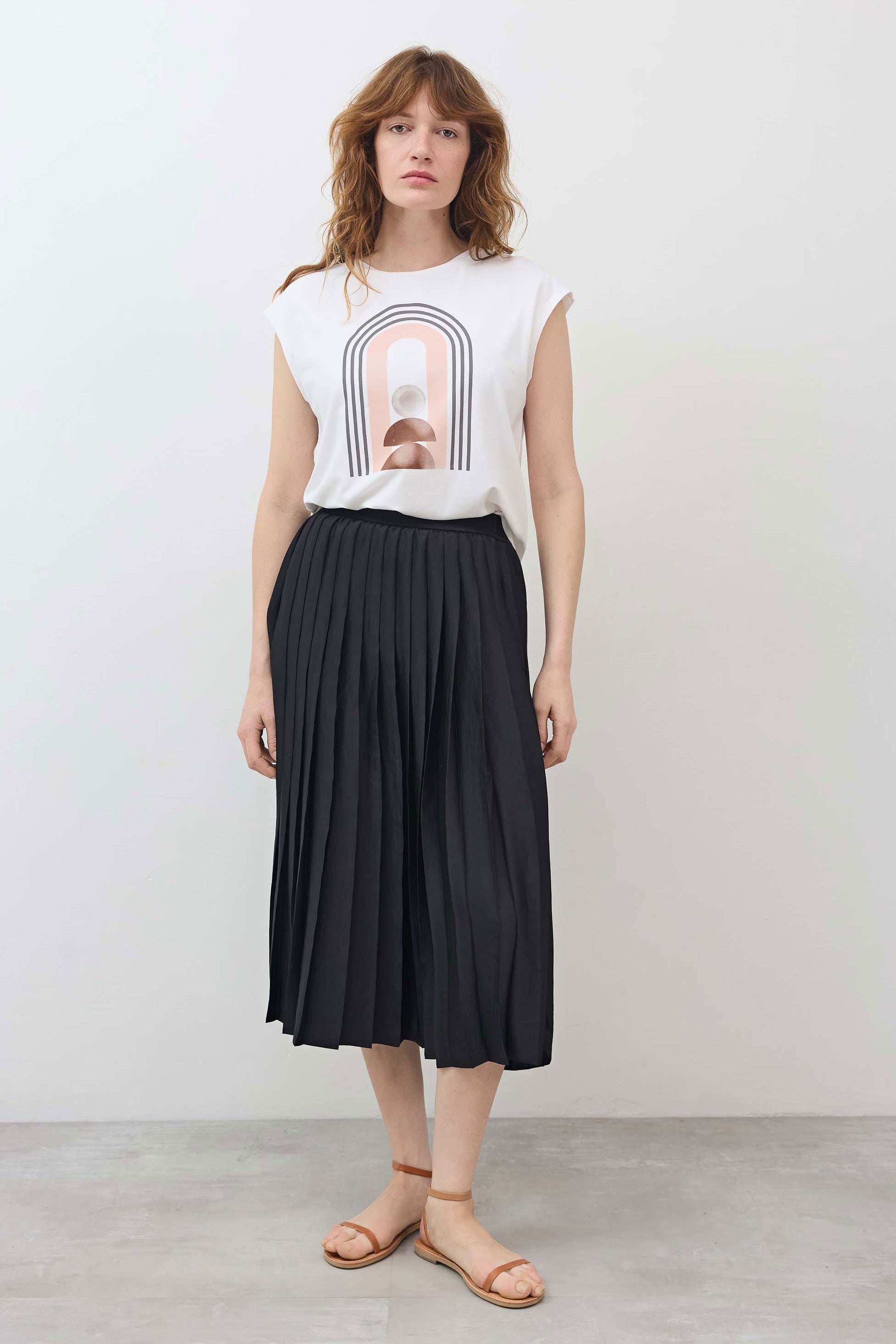 Graphic Tuck Tee