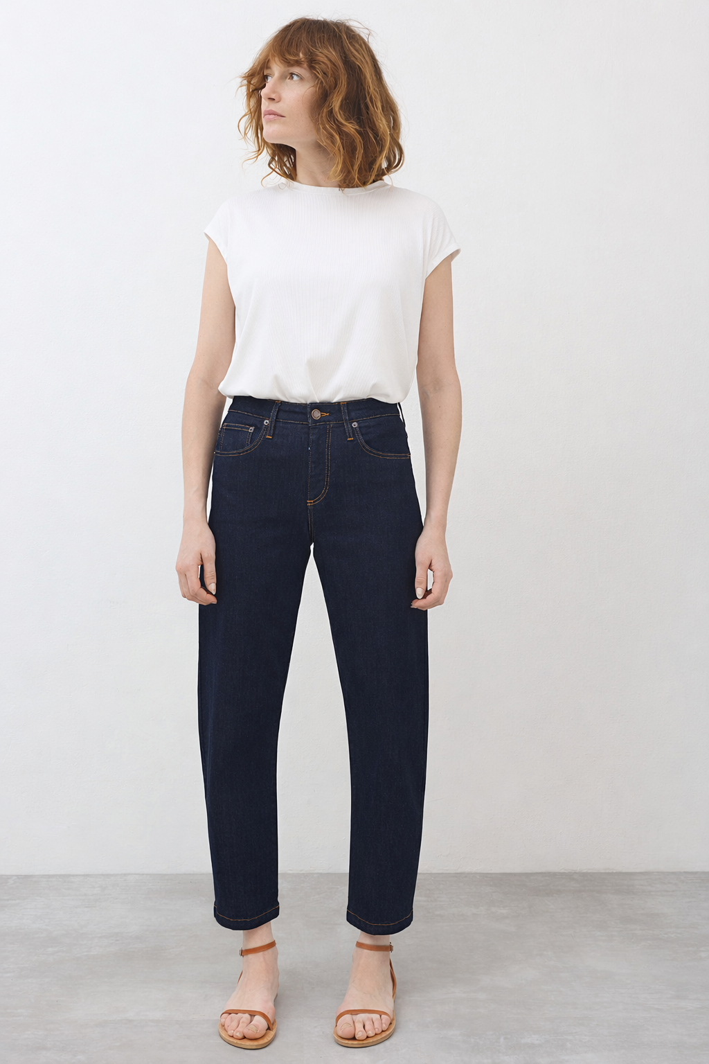 Petite Classic Barrel Leg Jeans