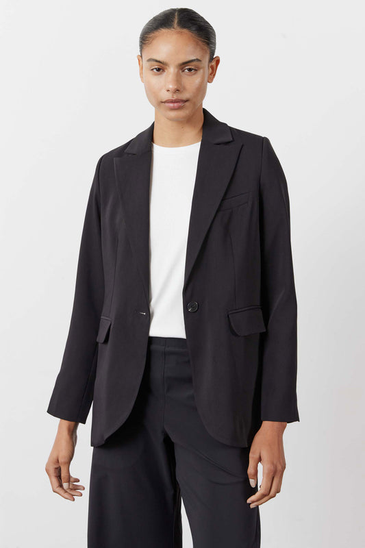 The Petite Classic Blazer That Upgrades You 2.0