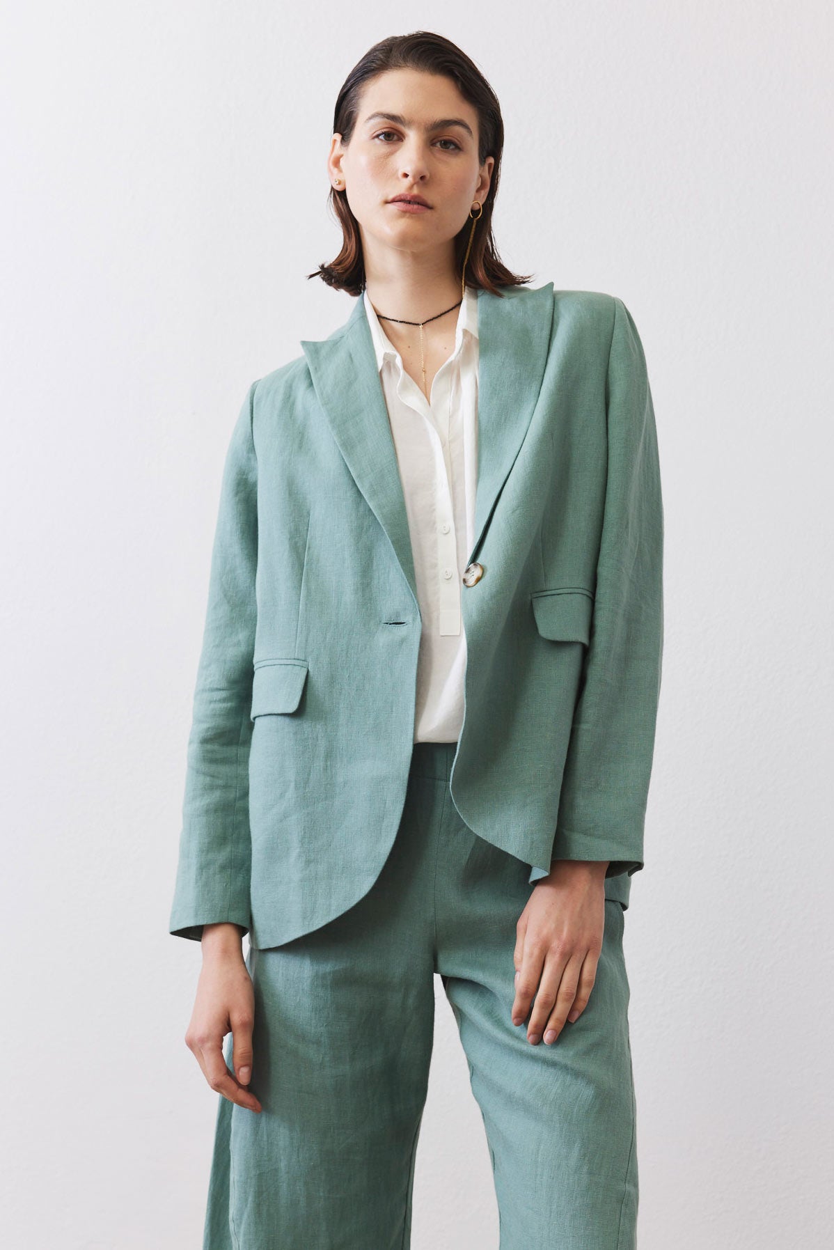 The Linen Classic Blazer That Upgrades You