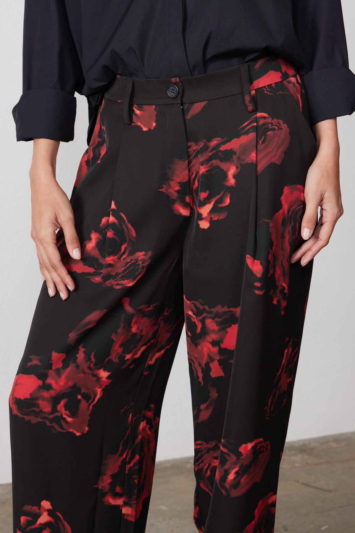 Wide-leg pants with button front, elastic waist, black with red floral print