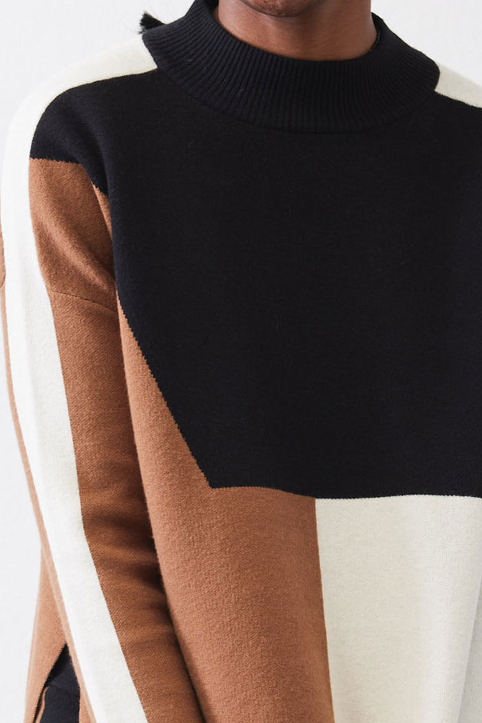 Light Knit Colorblock Sweater