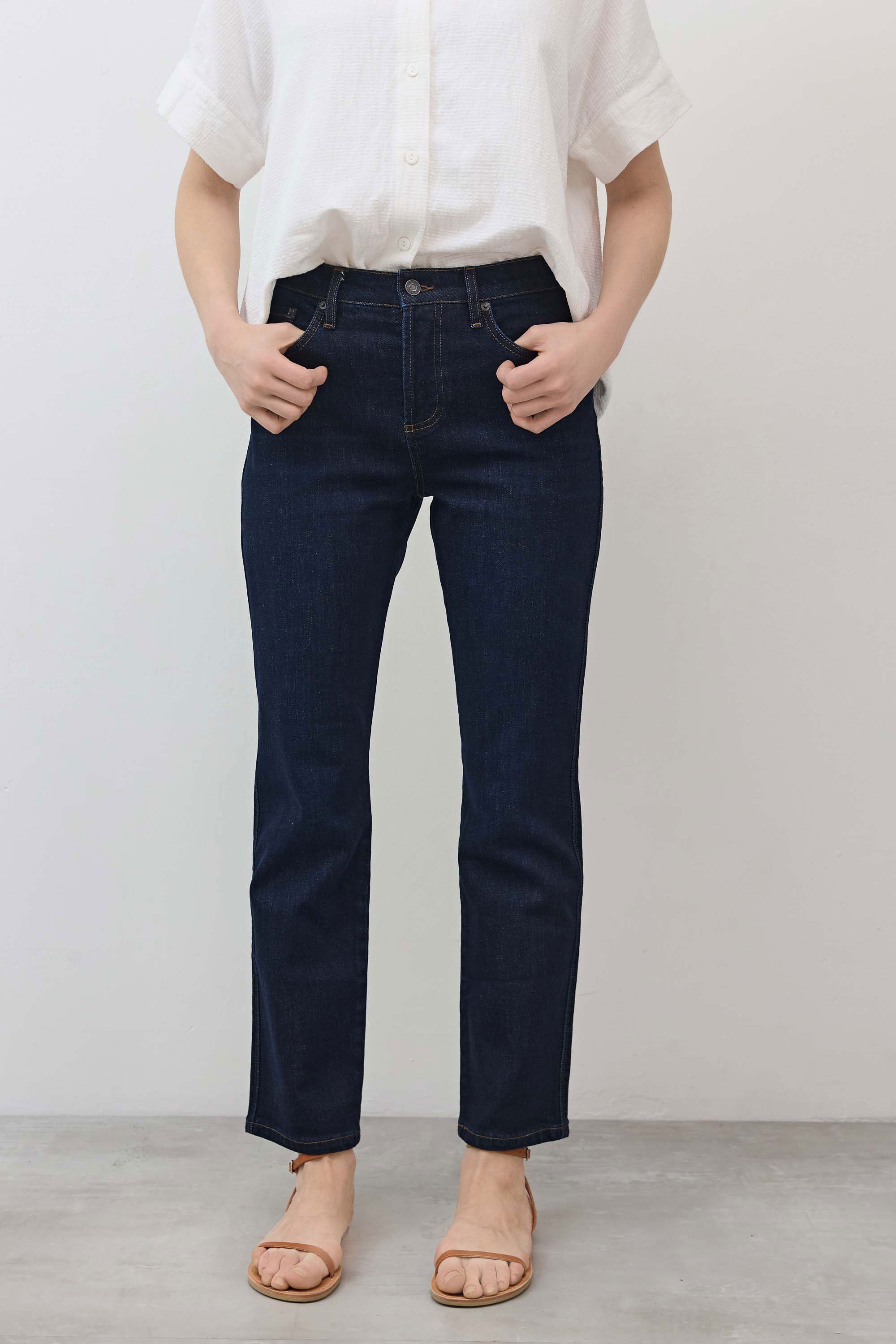 Petite Crop Mid Rise Straight Jeans