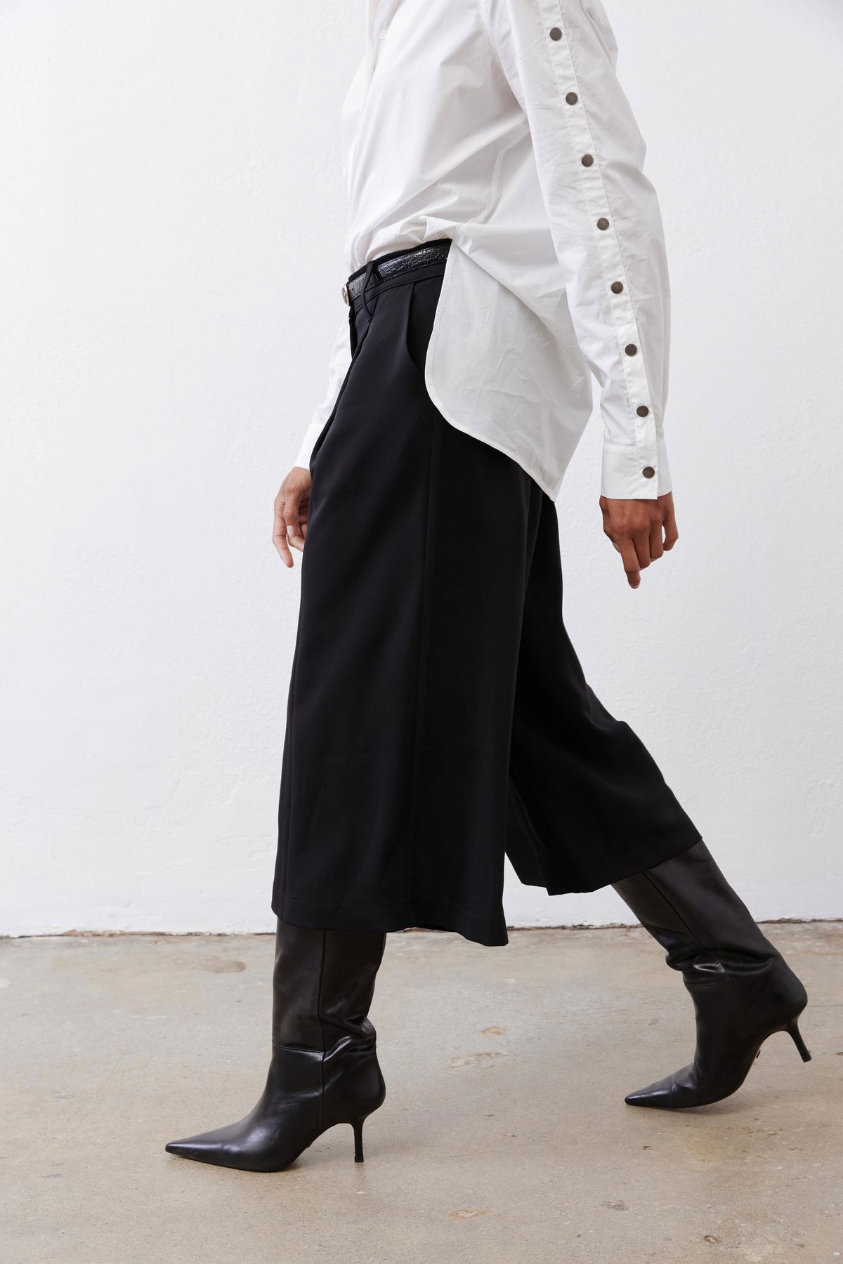 Cropped Wide Leg Pleat Pants