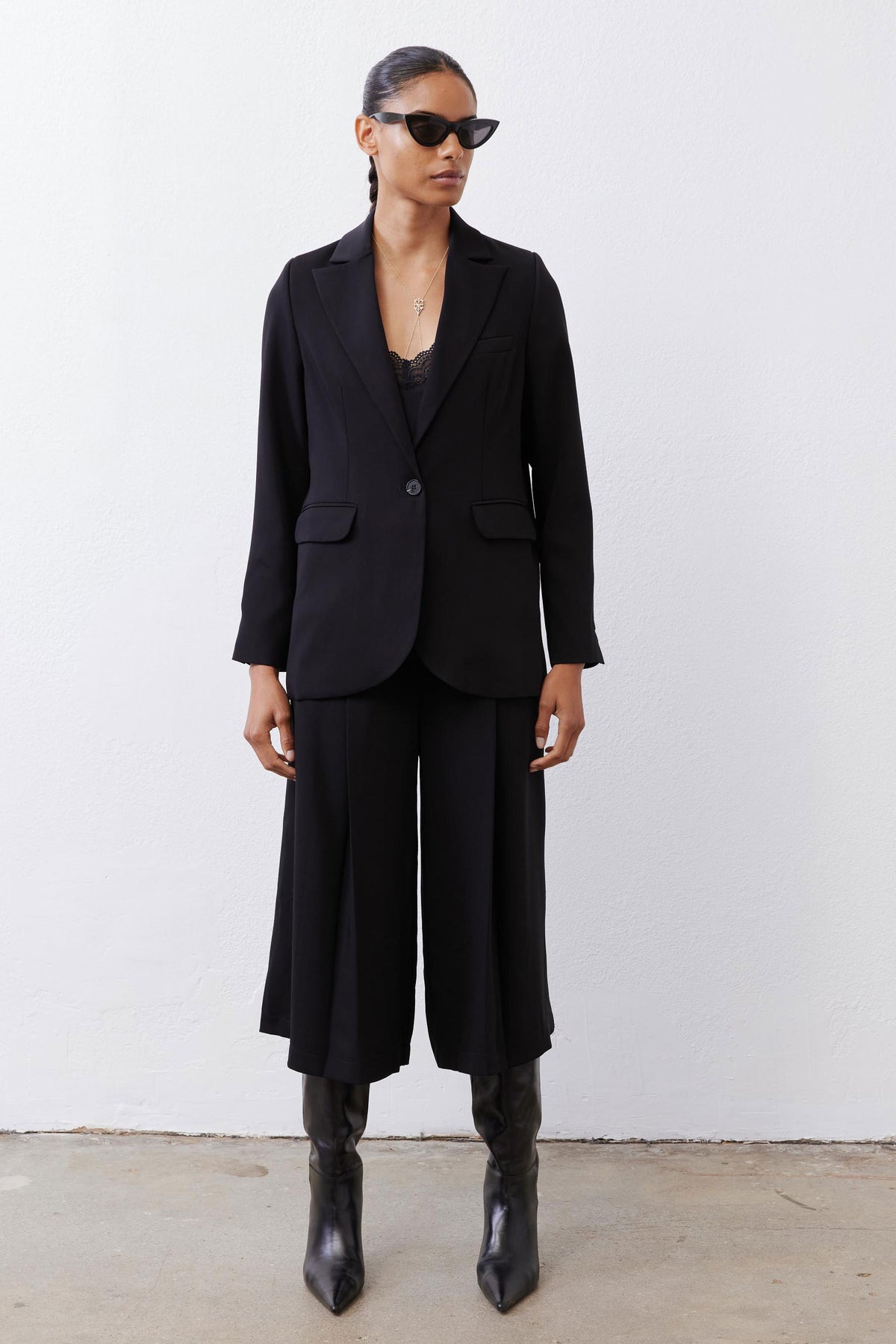 Cropped Wide Leg Pleat Pants