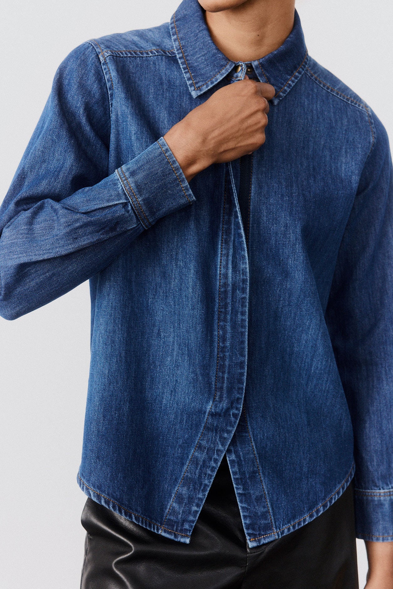 Denim Handkerchief With a Zipper Blouse