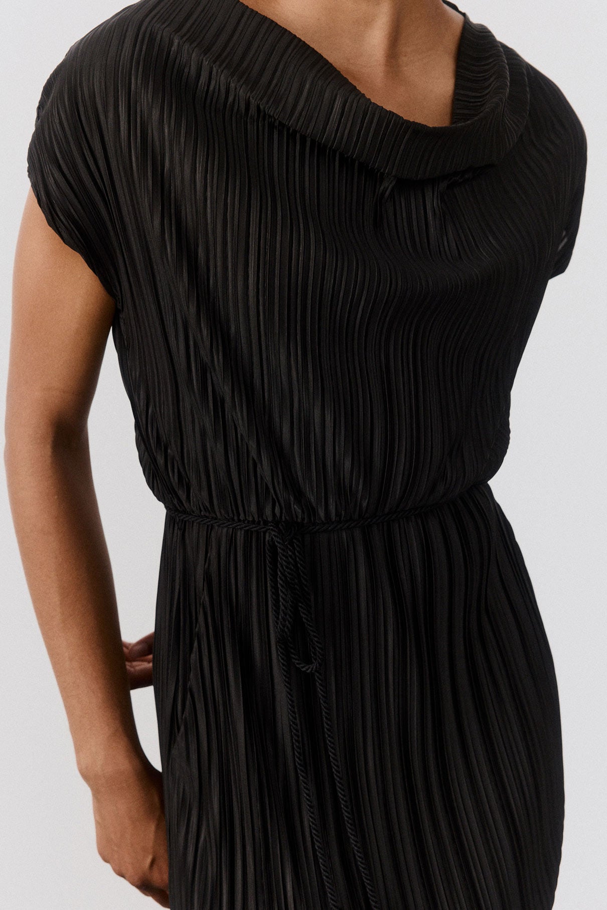 Draped Pleated Maxi Dress Black / XL Draped Pleated Maxi Dress Black / XL