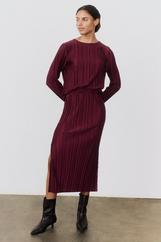 Relaxed Pleated Skirt