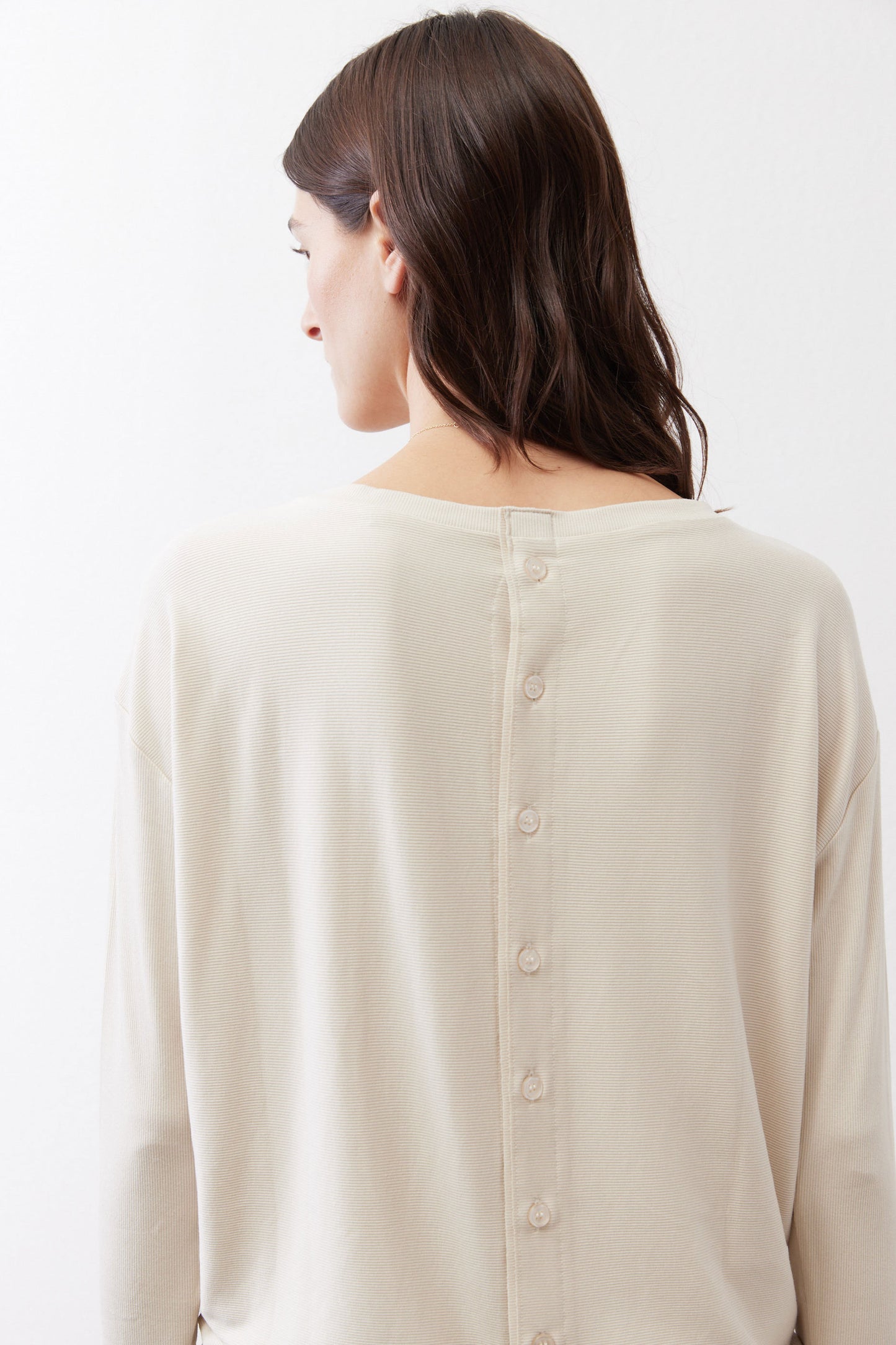 Cloud button-back long-sleeve top, back neckline with button detail