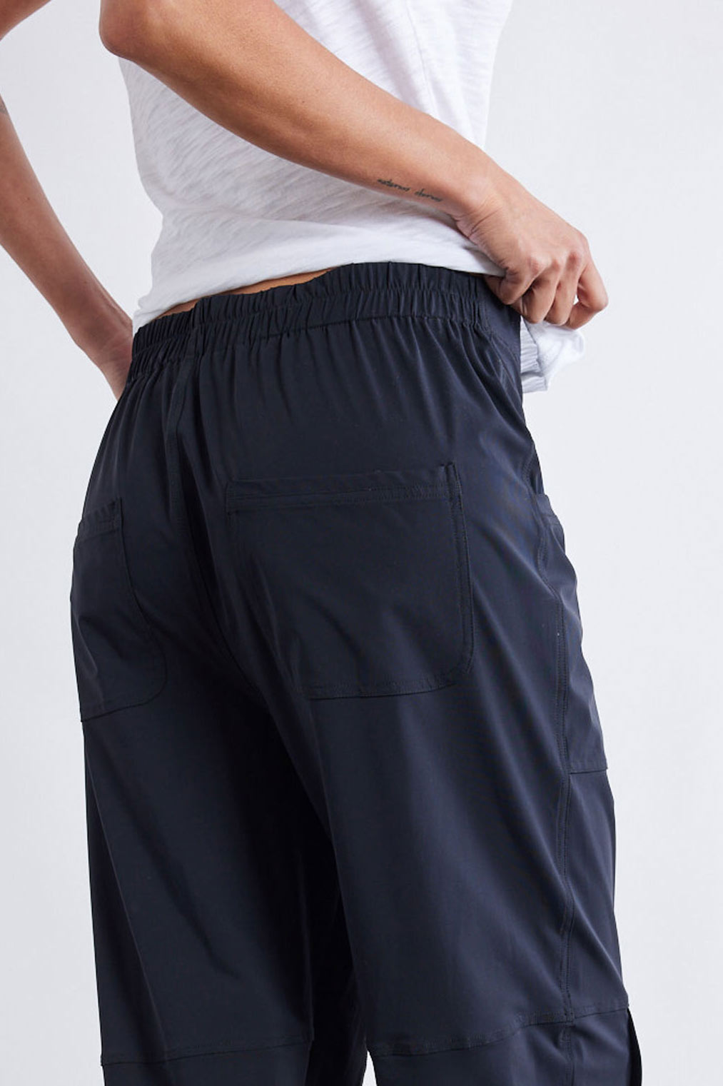 The Petite Everlasting Slim Pants