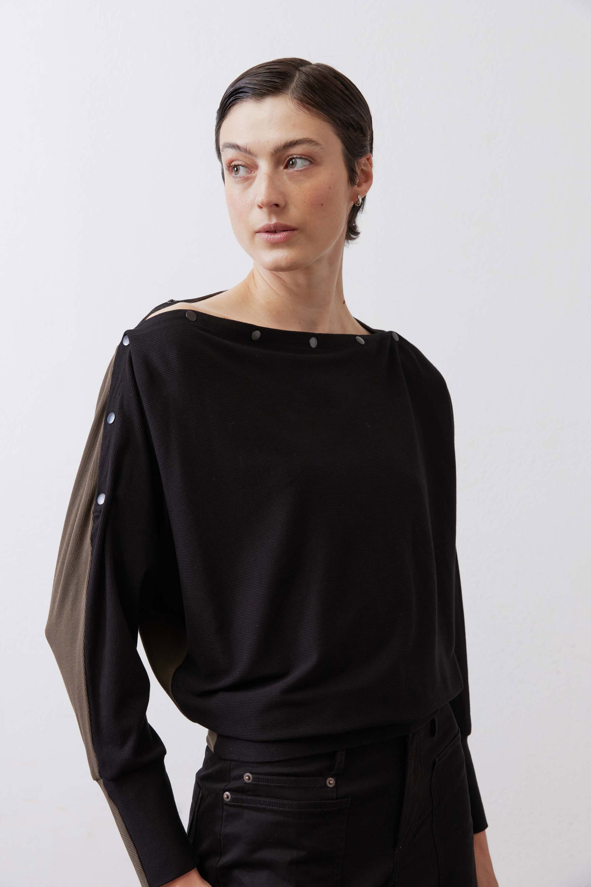 In A Snap Long Sleeve Top | Black Taupe – Ruti
