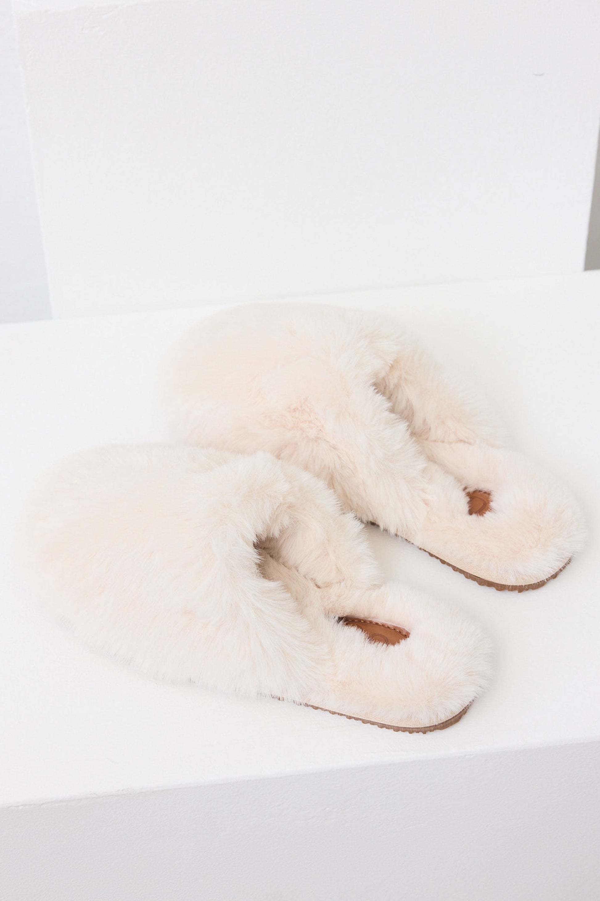 The Hug Slippers Ivory – Ruti - Main Image