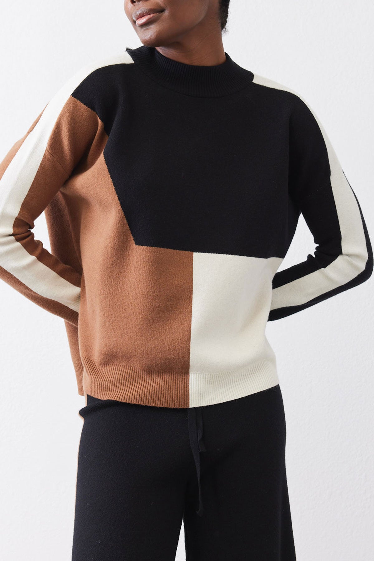 Light Knit Colorblock Sweater