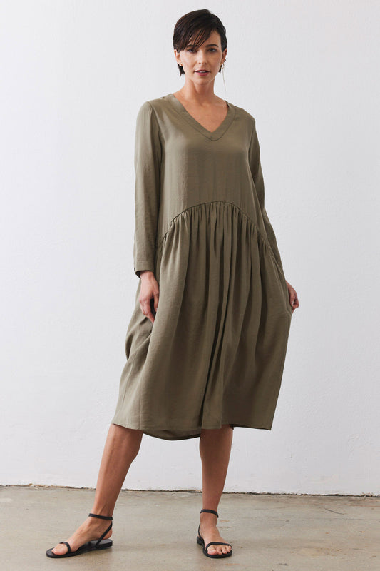 The Light Poplin Dress in sea stone - Women’s clothing by Ruti