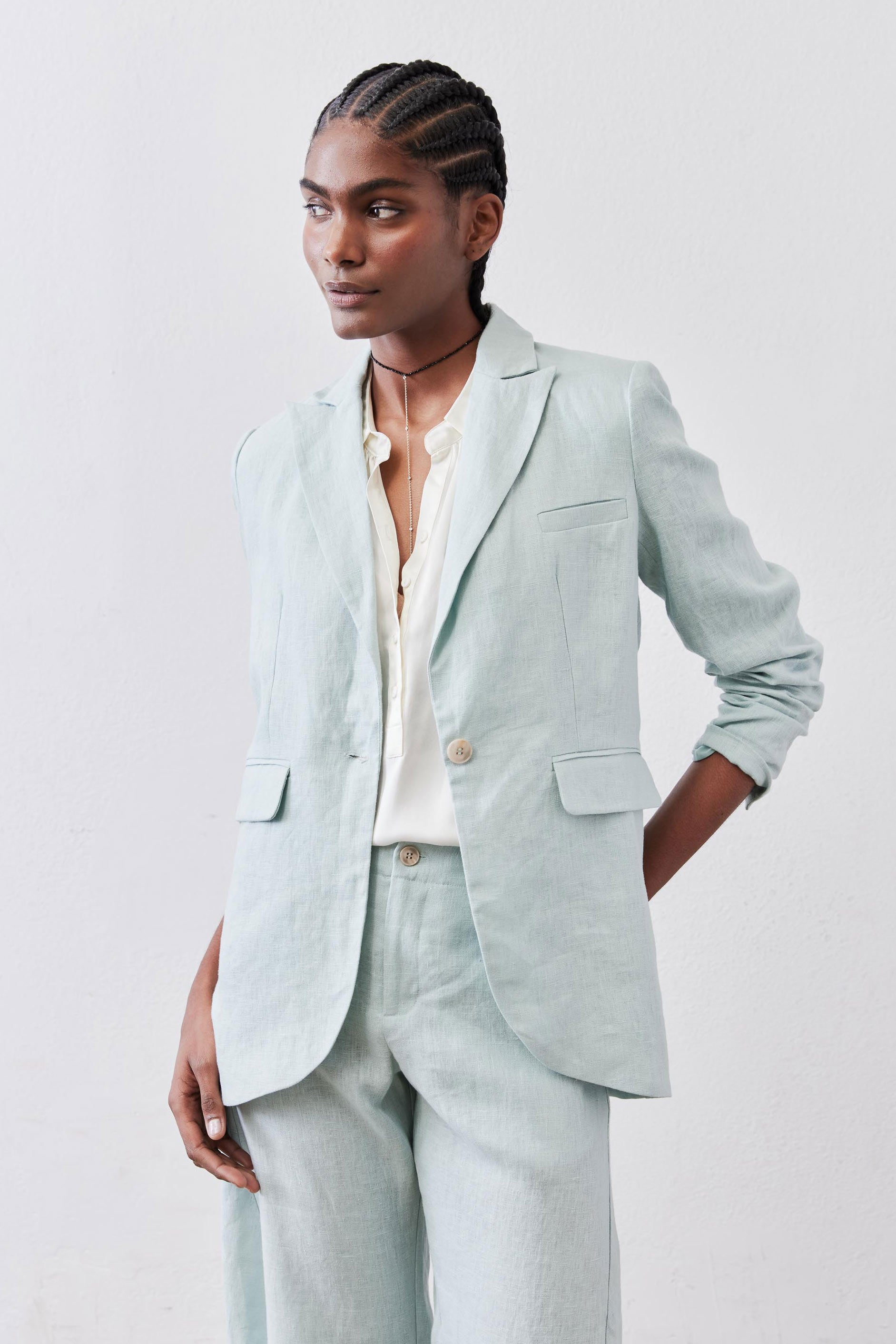 Linen Classic Blazer That Upgrades You