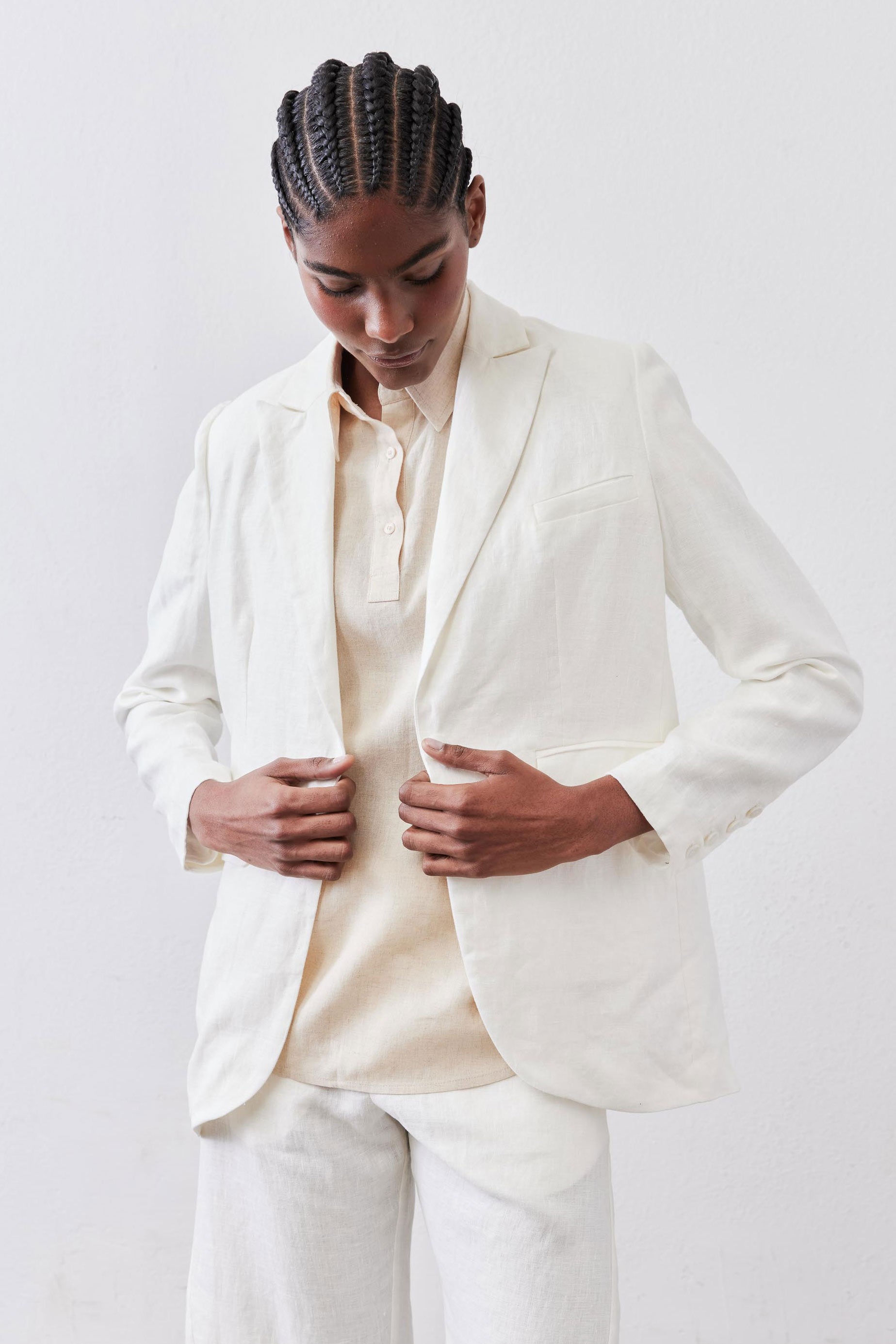 The Linen Classic Blazer That Upgrades You | Vintage White – Ruti