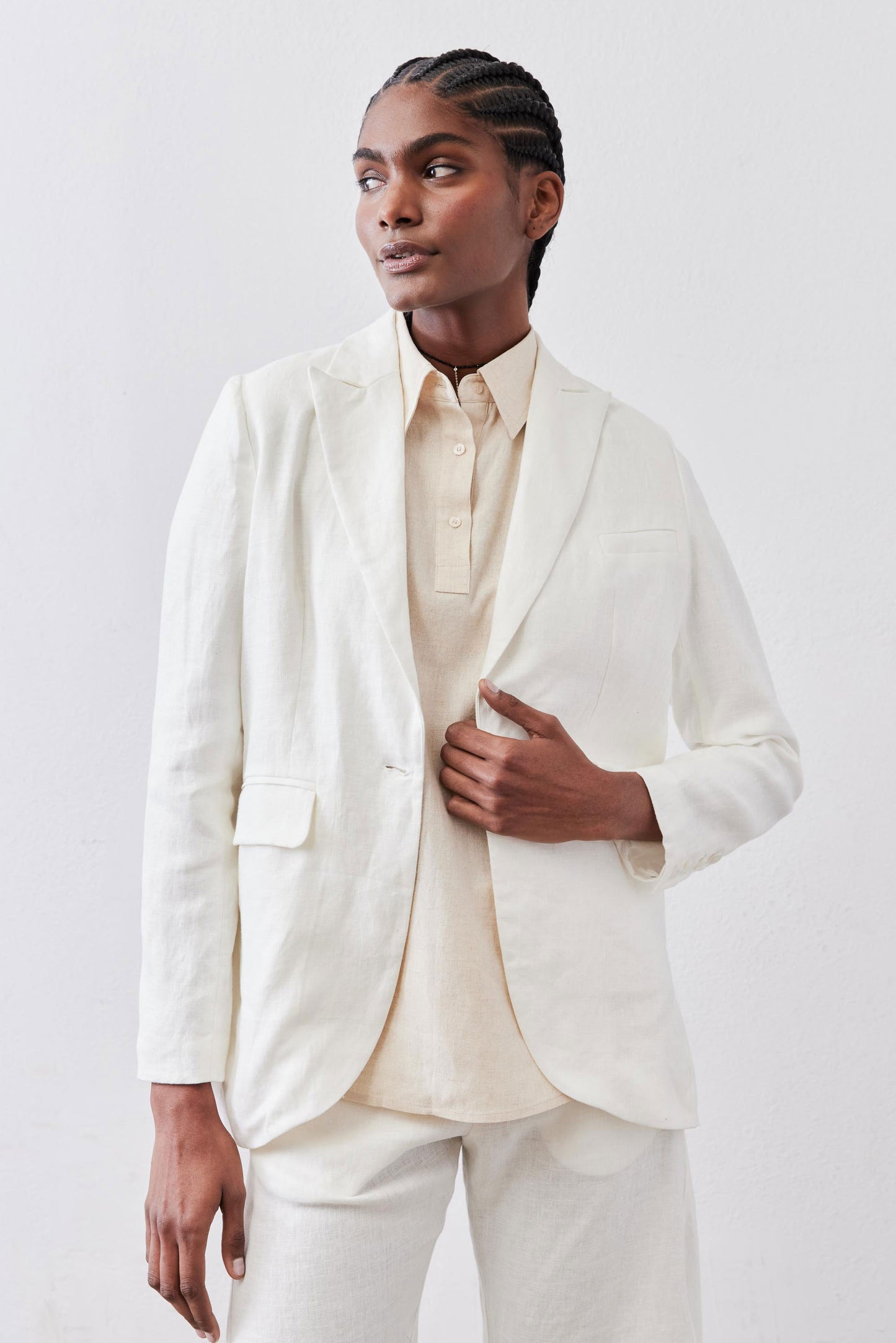 The Linen Classic Blazer That Upgrades You