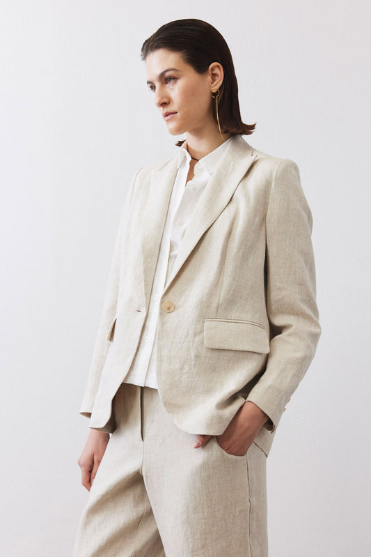 The Linen Classic Blazer That Upgrades You