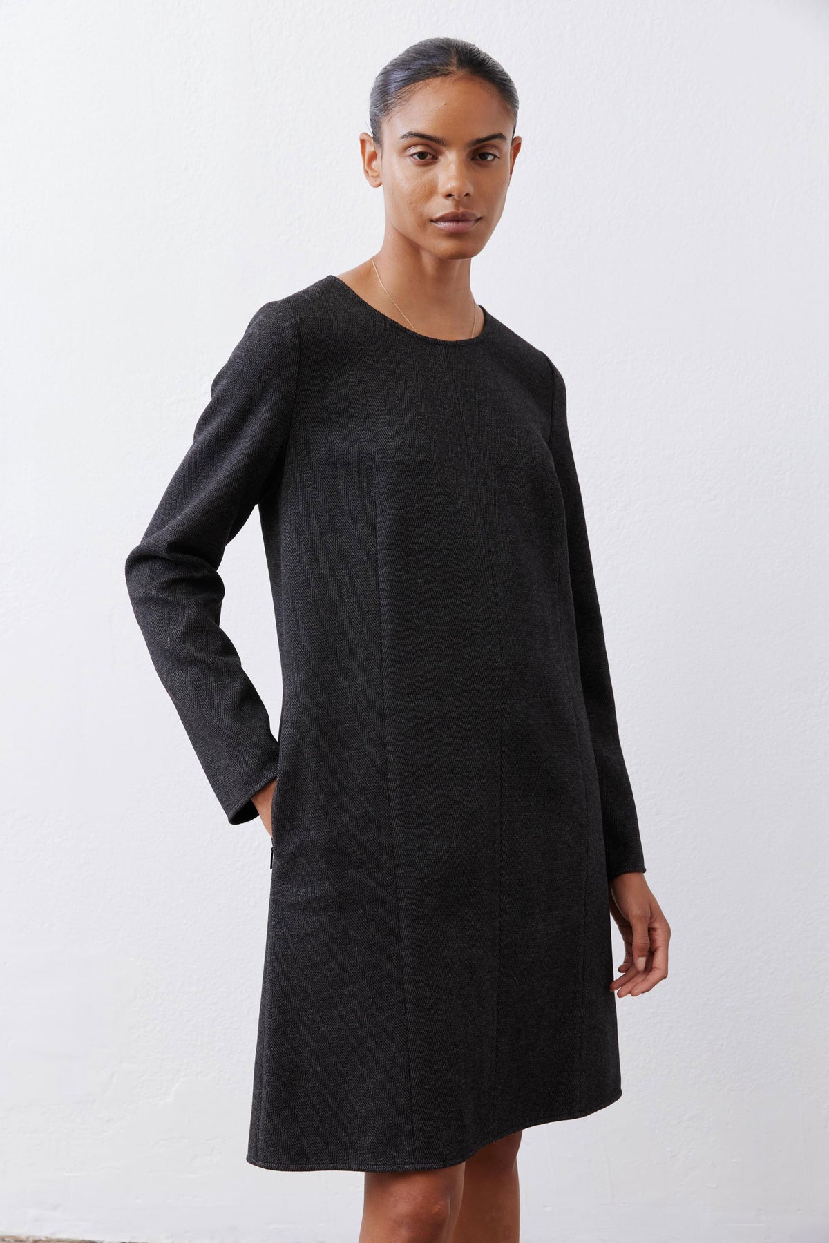 Charcoal herringbone long-sleeve ponte pocket dress with crew neck and long sleeves