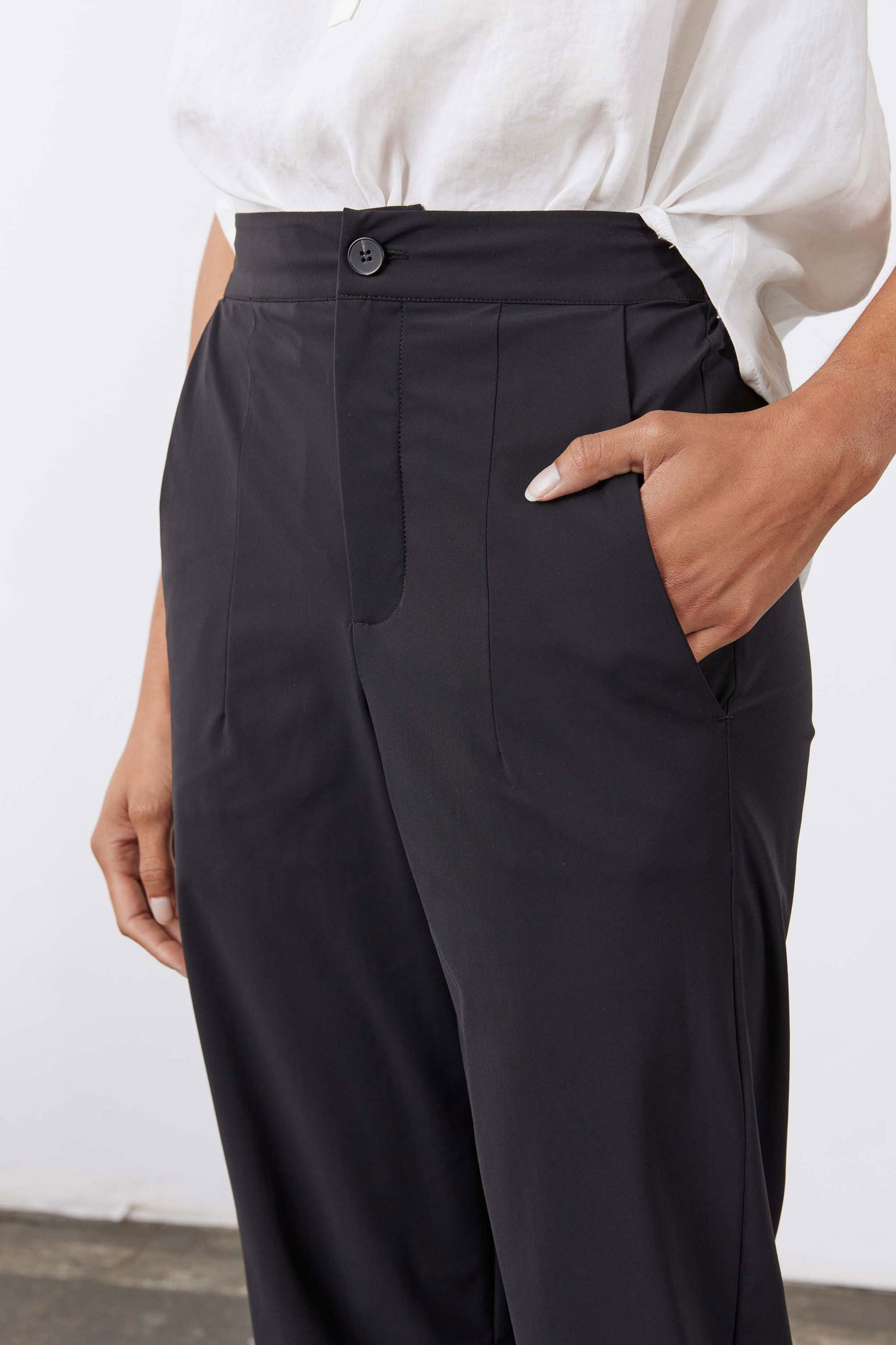 Petite Not Too Tapered Pants