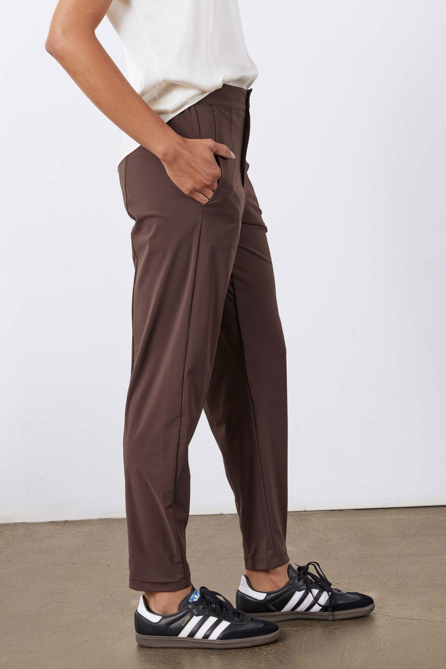 Petite Not Too Tapered Pants