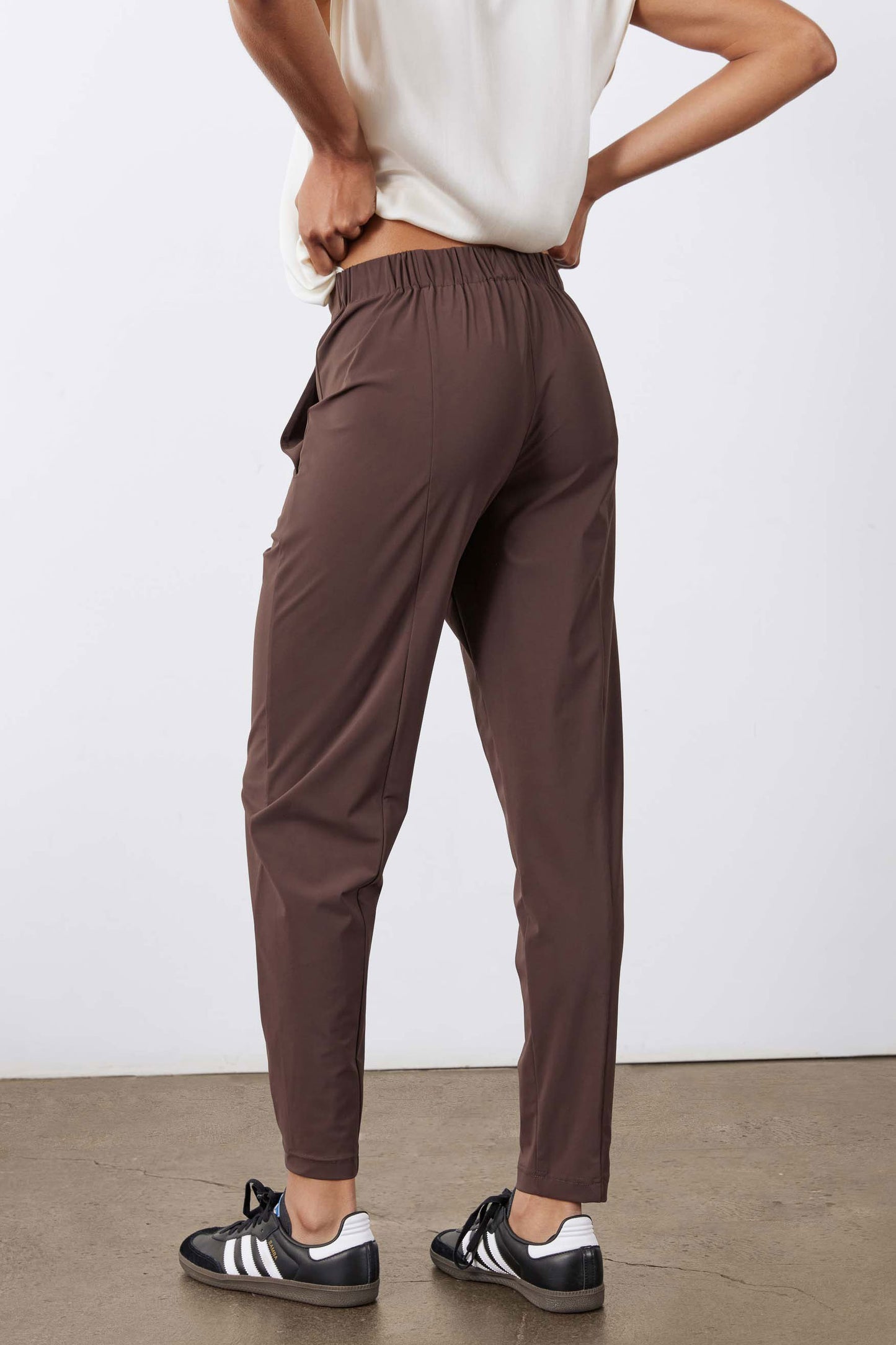 Petite Not Too Tapered Pants