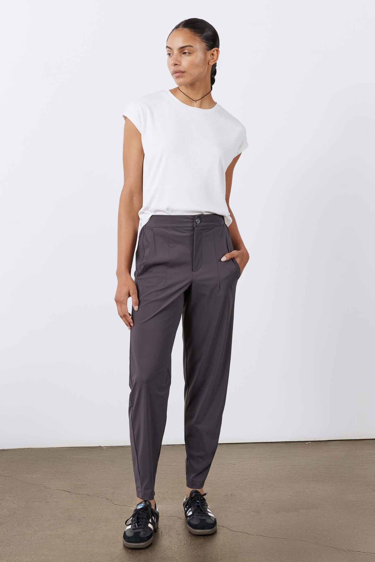 Petite Not Too Tapered Pants