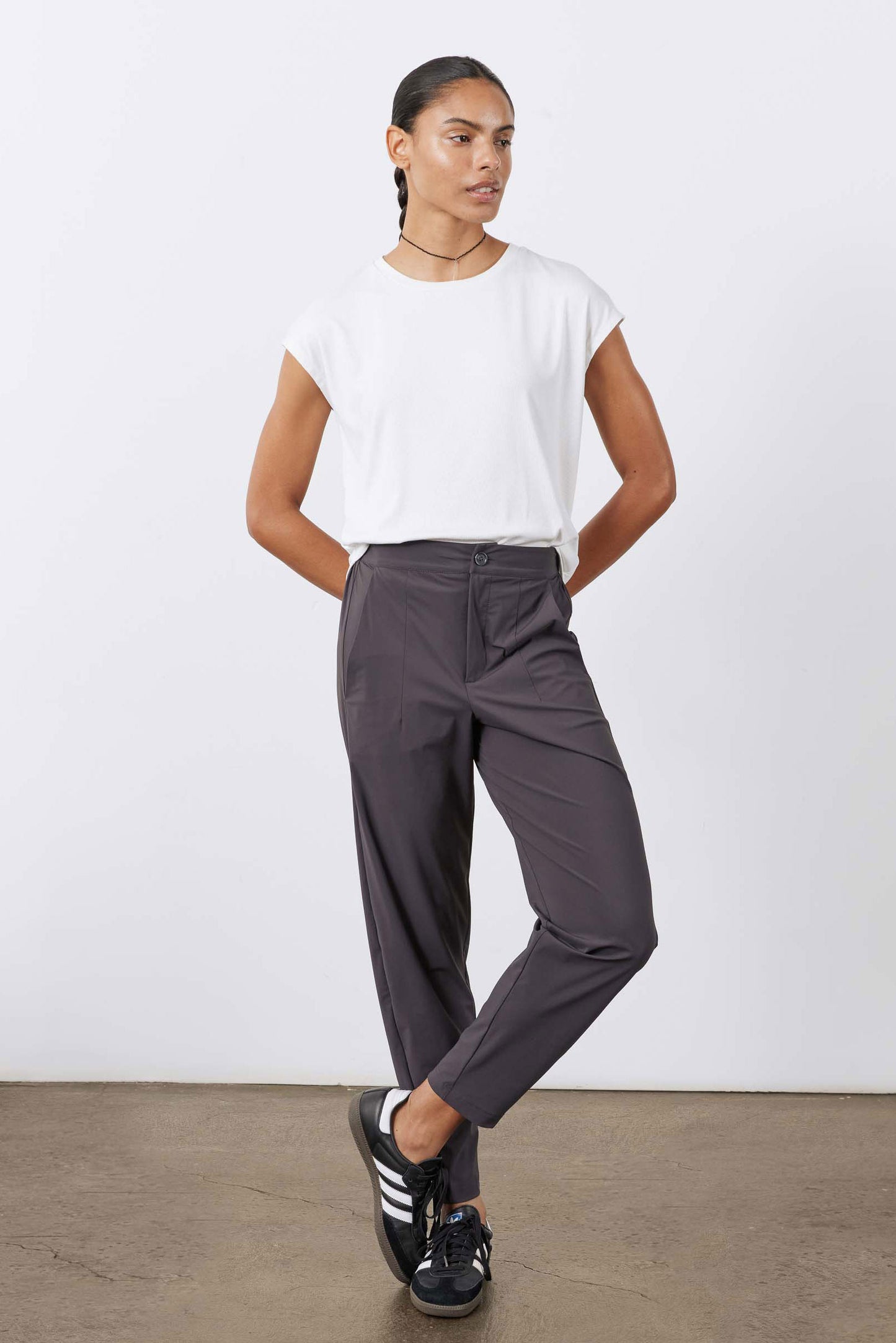 Petite Not Too Tapered Pants