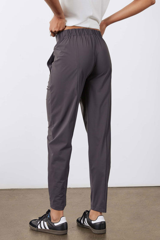 Petite Not Too Tapered Pants