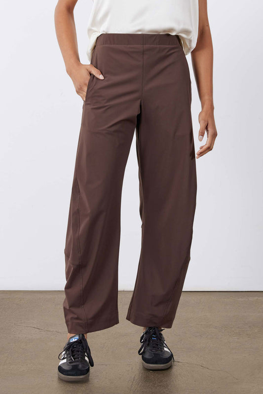 Coffee-brown work pants, high-rise waist with belt loops, side pockets, relaxed fit