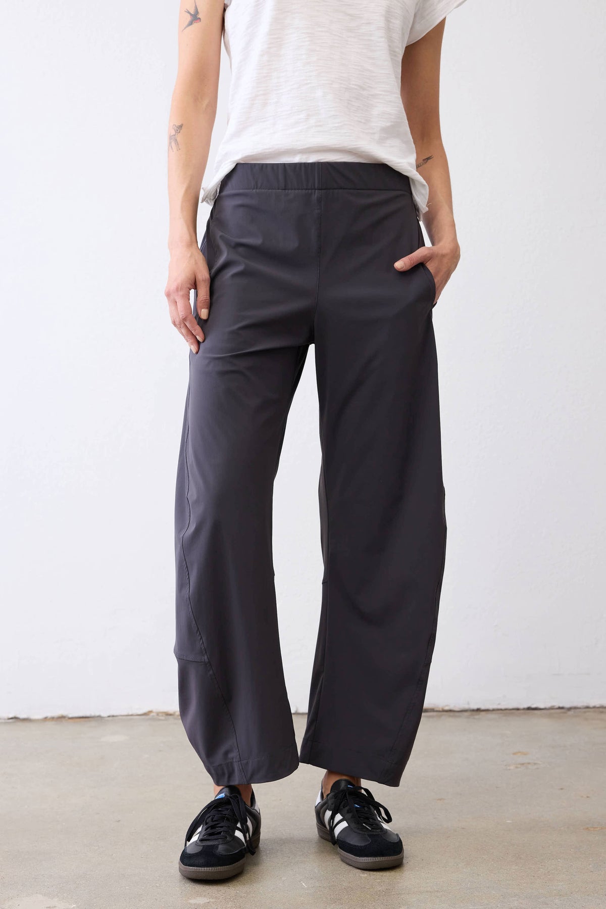 Graphite loose work pants with elastic waist and front pocket seams