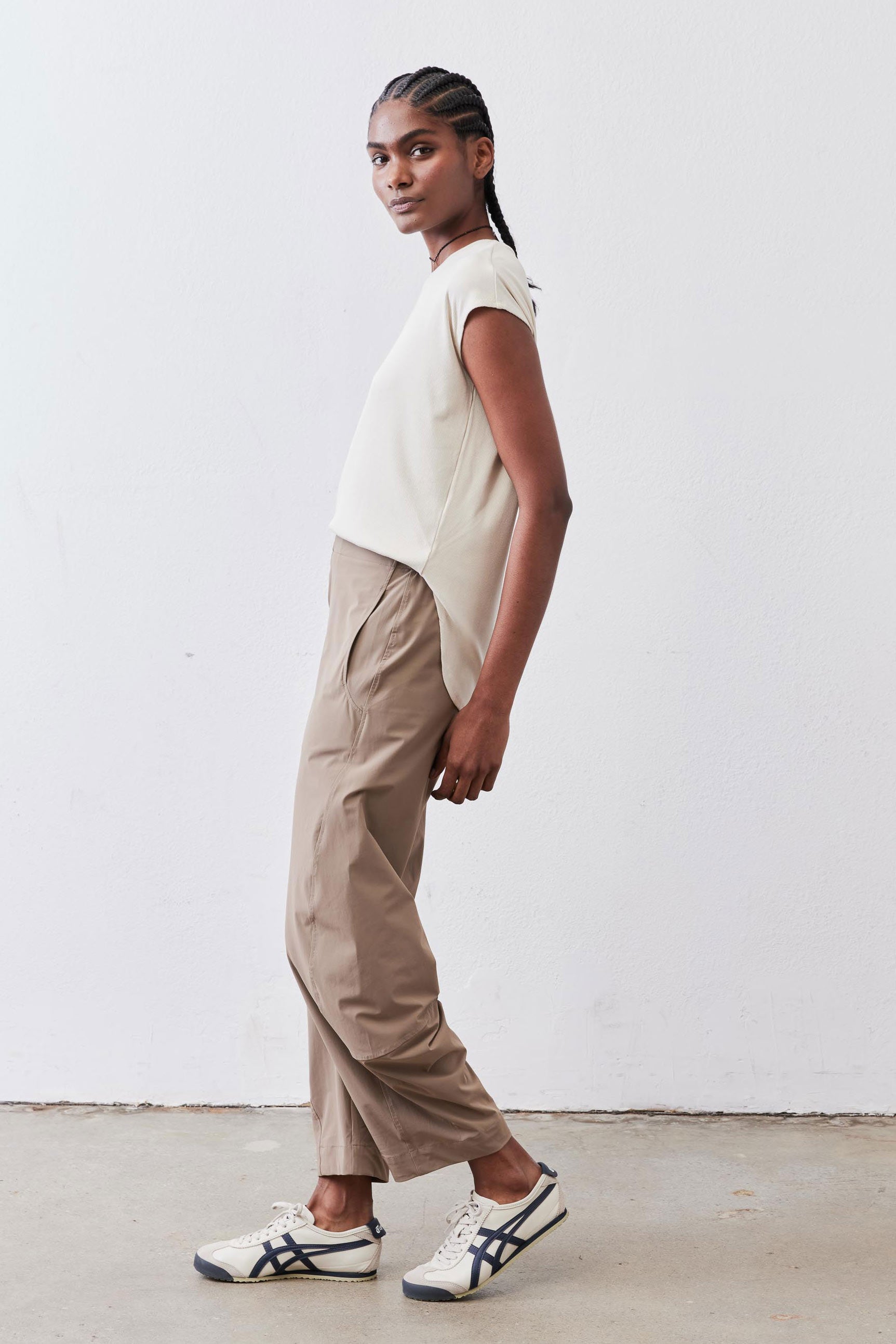 Ruti The Petite On The Loose Work Pants Women's Size 6P Walnut at Ruti