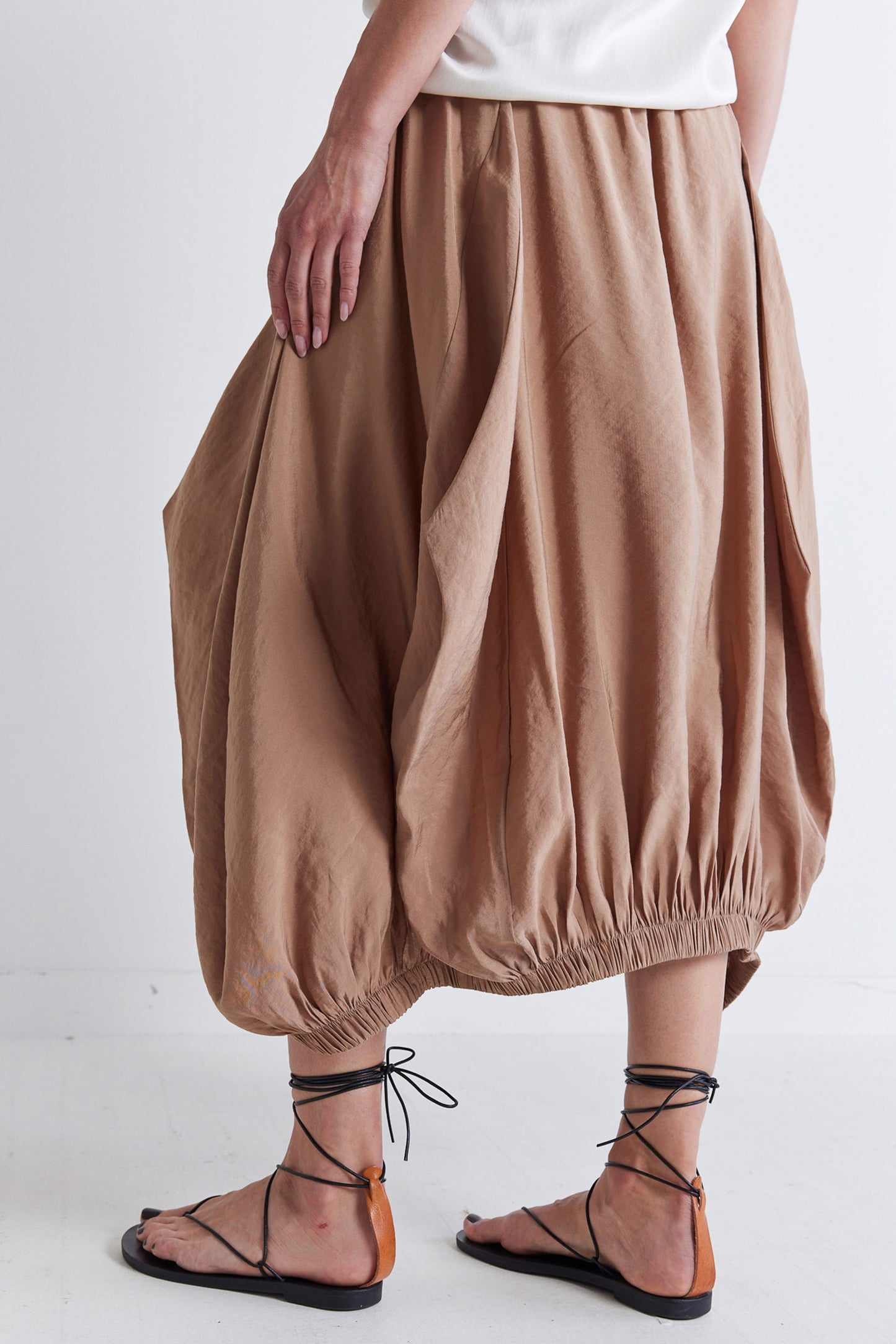 Pleat-Adoring Light Poplin Skirt