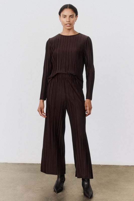 Relaxed Pleated Pants