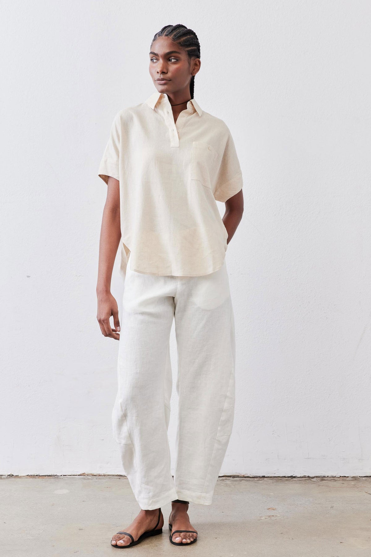 Oat linen short-sleeve blouse with collared neckline and button front placket