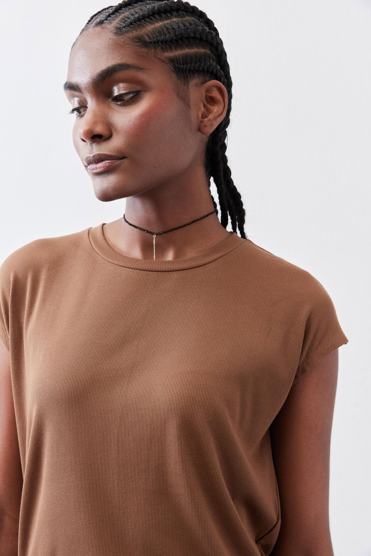 Deep oak ribbed tuck-in tee close-up of crew neckline and short sleeves