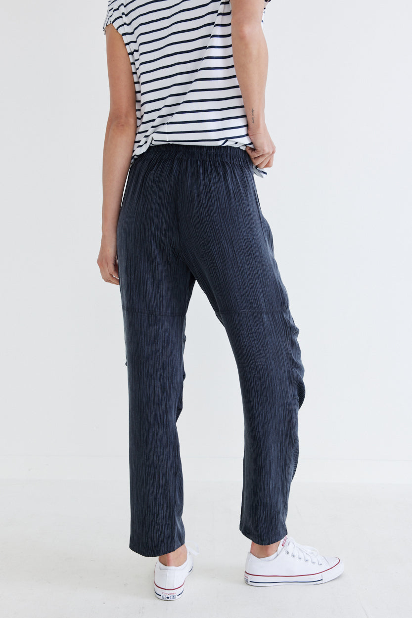 Weak At the Knees Crinkle Pants – Ruti