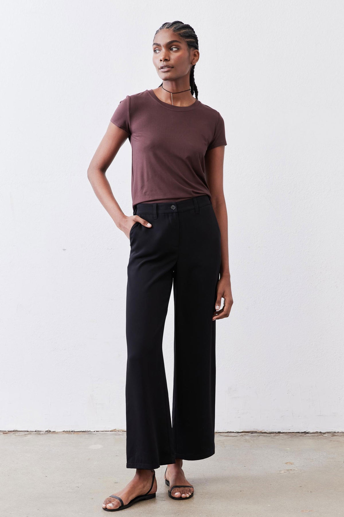 Cocoa short-sleeve crew neck tee with a relaxed fit