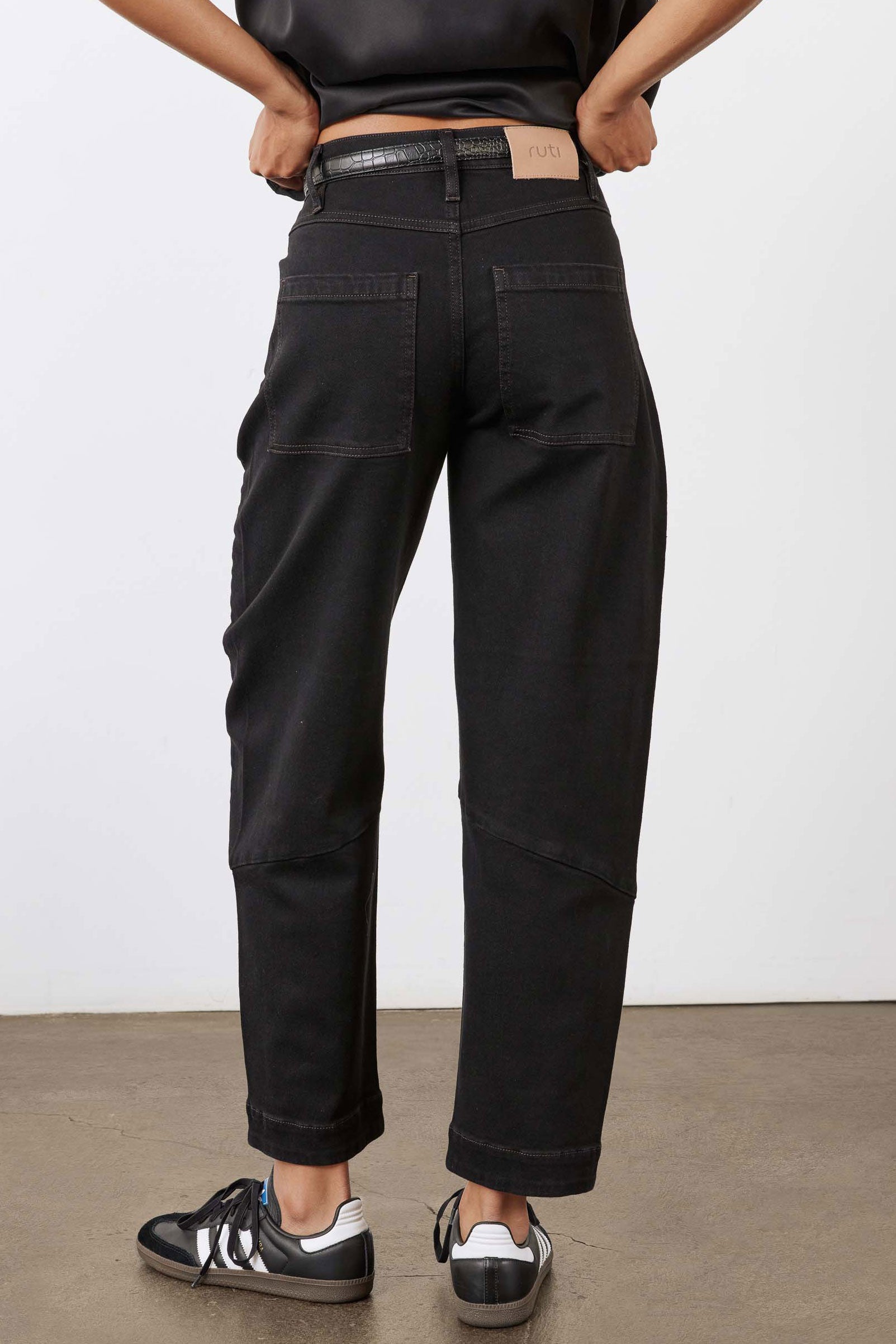 The Petite Slouchy Jeans 2.0 | Black Slouchy Jeans - Ruti | Dusted