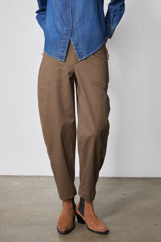 Light roast brown slouchy twill pants with front seam detail, ankle length, side pockets