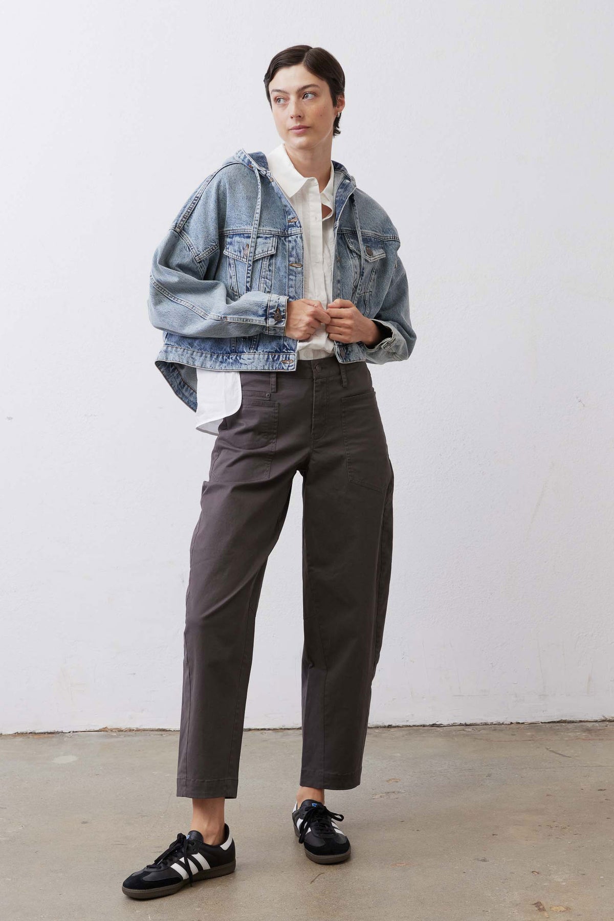 Slouchy soft twill pants dark charcoal-gray, straight-leg silhouette with side seam pockets