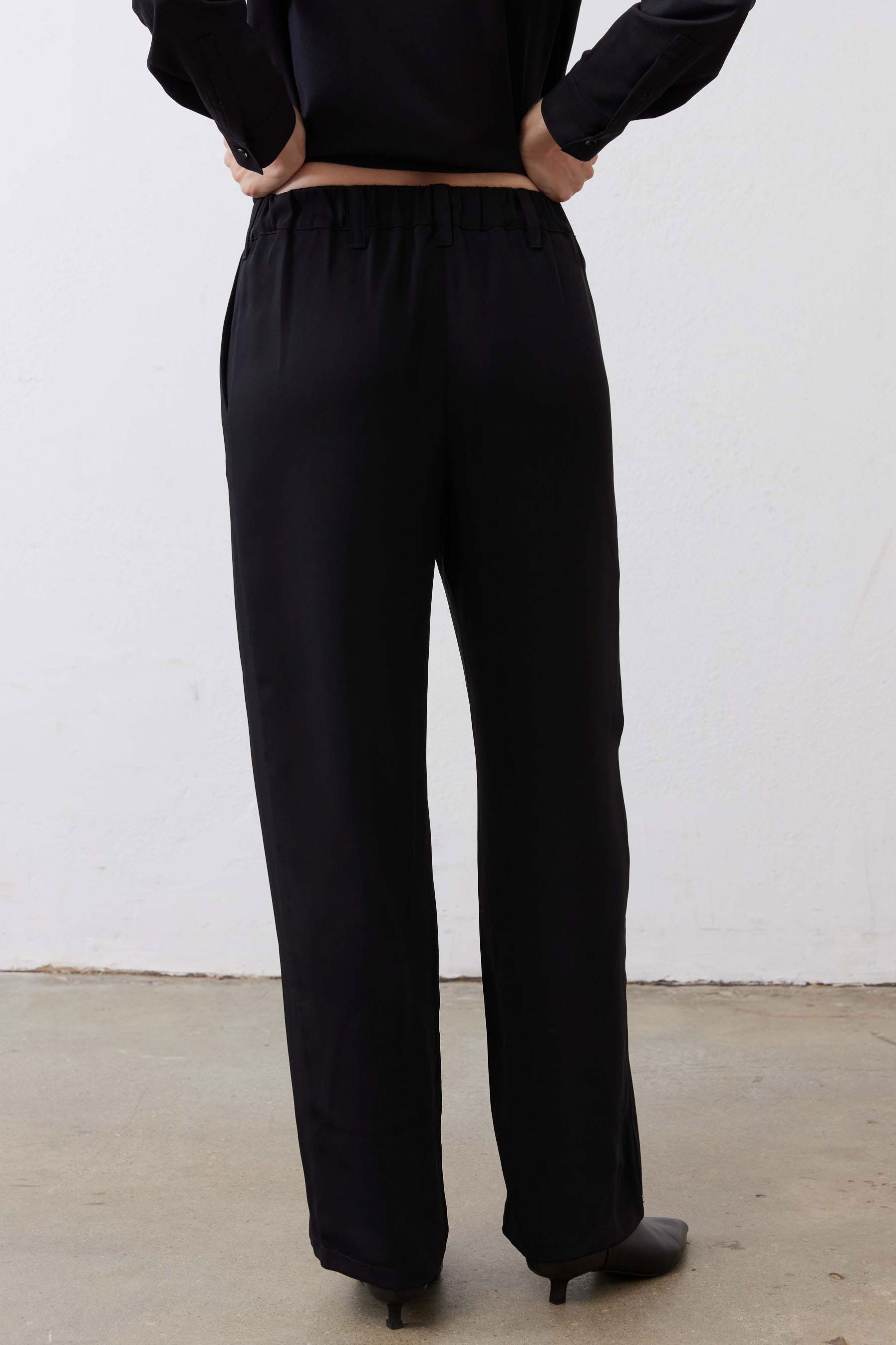 Streamline Straight Leg Pants | Black – Ruti