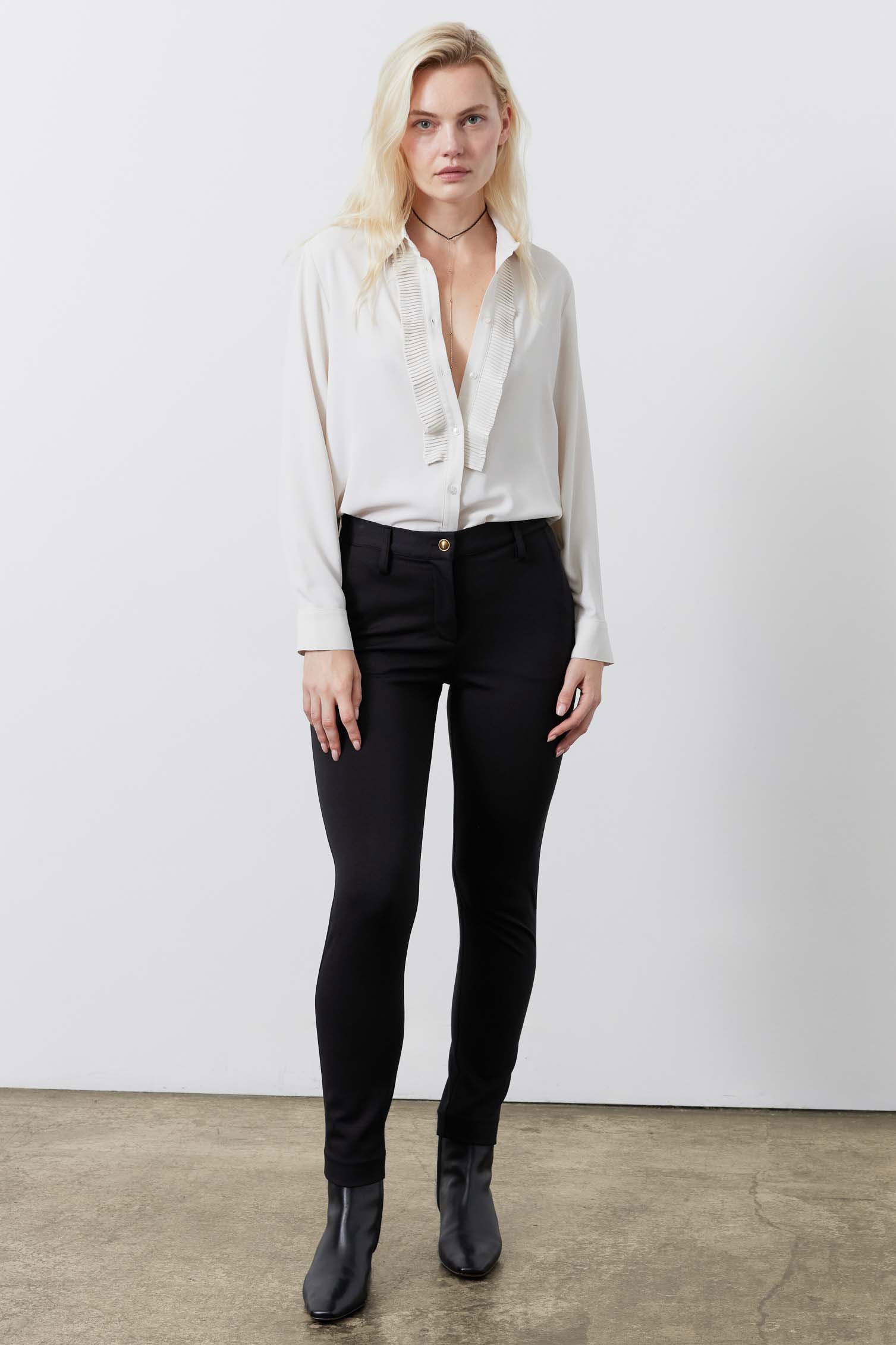 The Stretch Suit Tapered Pants Black / 4