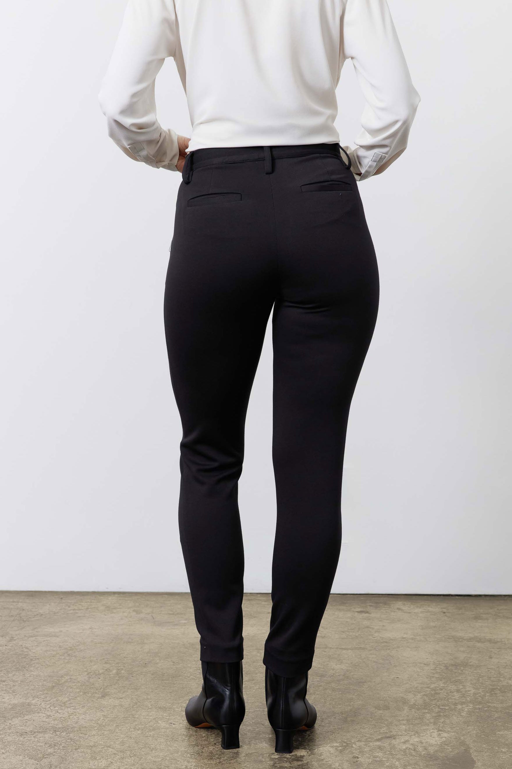 The Stretch Suit Tapered Pants | Black Ruti The Stretch Suit Tapered Pants | Black Ruti