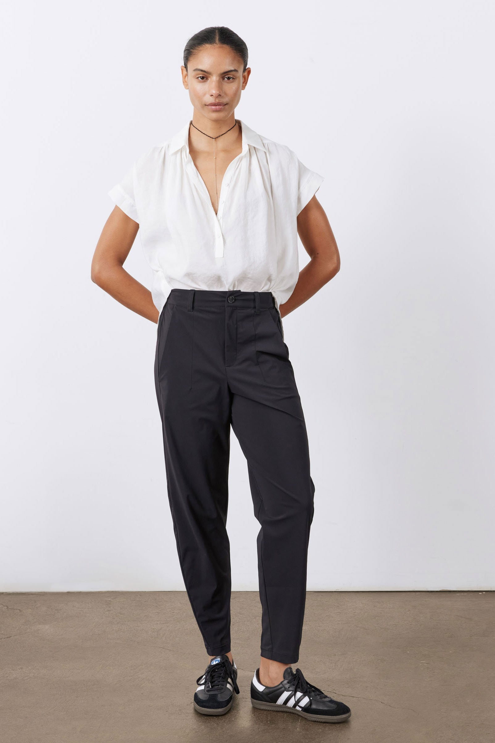 Petite Not Too Tapered Pants Black / 6P