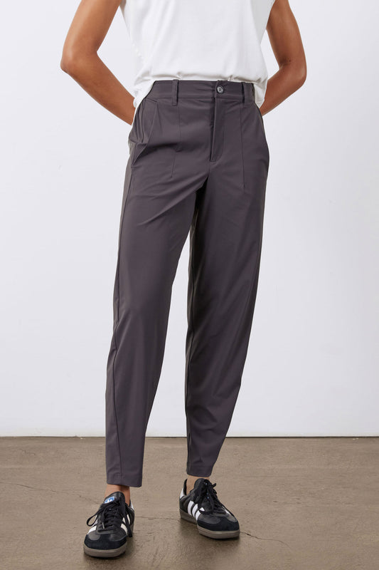 Petite Not Too Tapered Pants