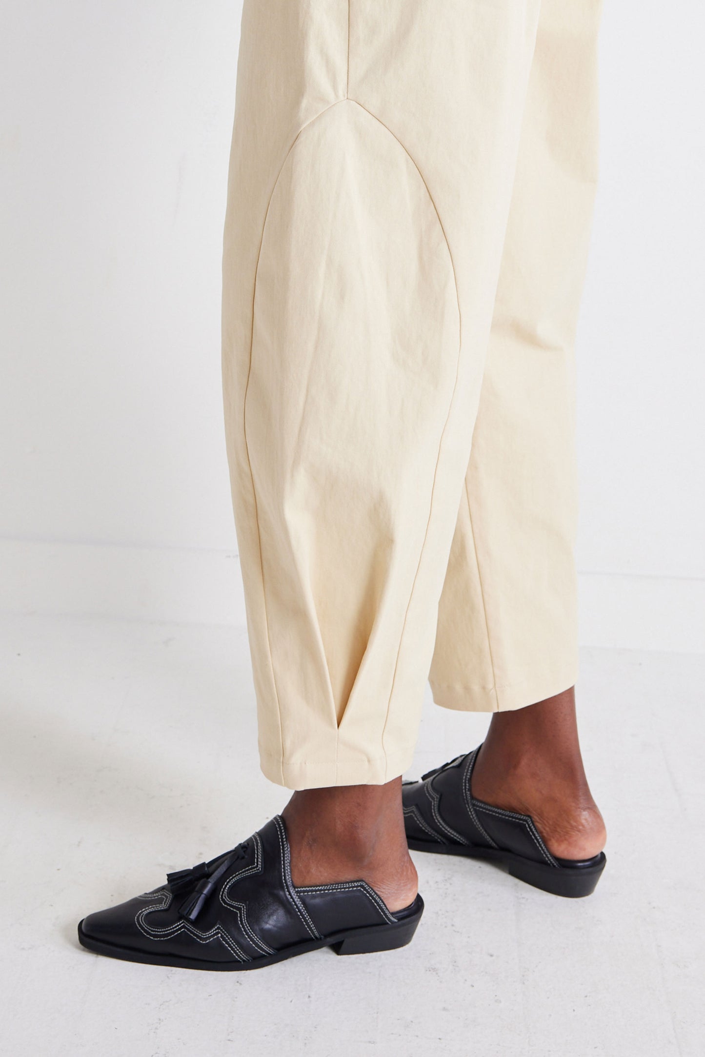 Twill Detail Oriented Tapered Pants