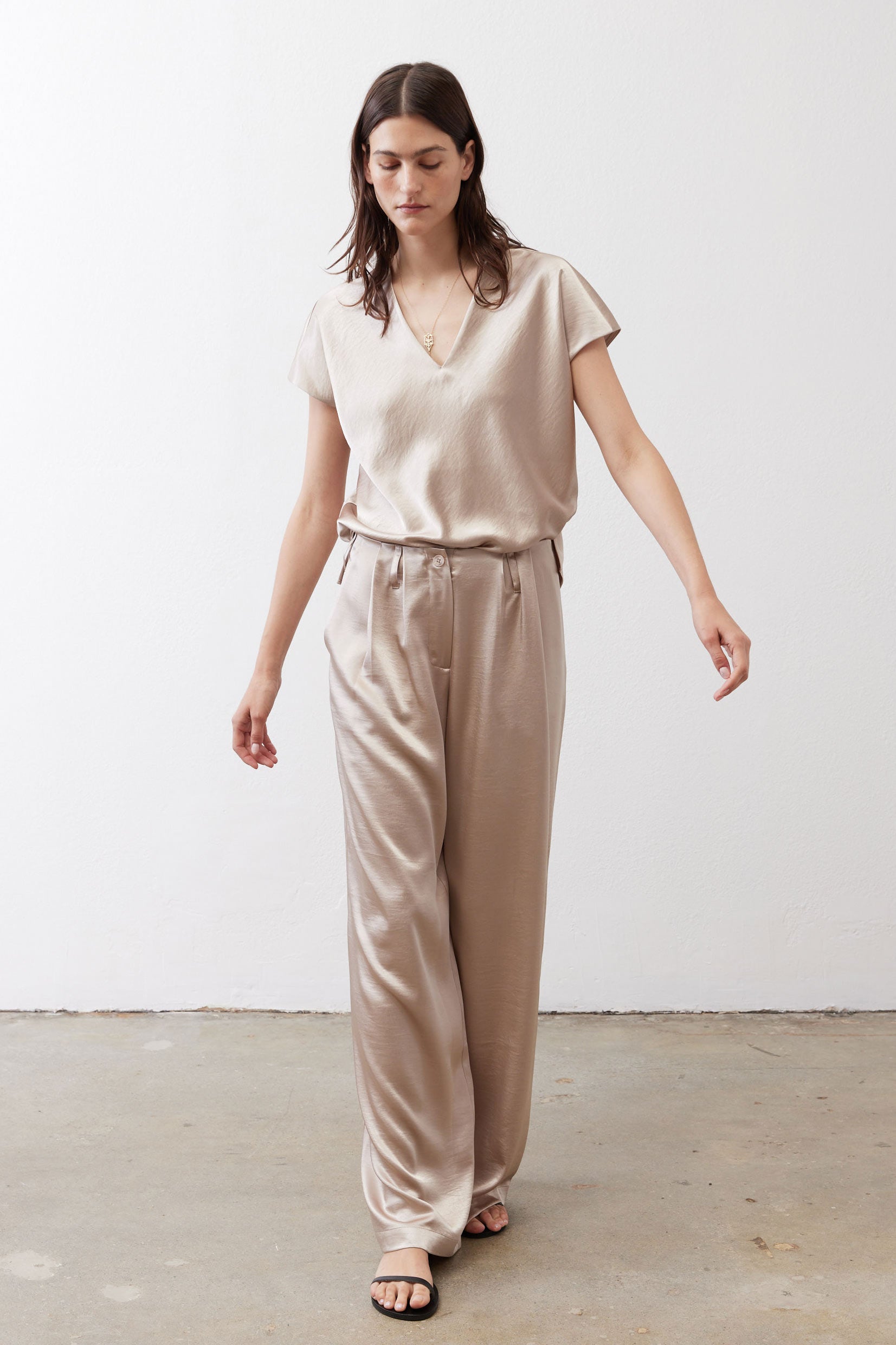 Champagne wide-leg trousers with straight, wide legs and elastic waistband